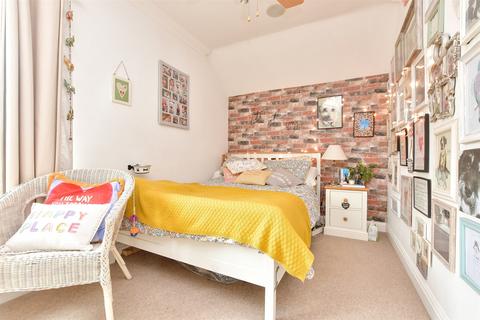 26 Stirling Drive, Caterham, CR3 5GB