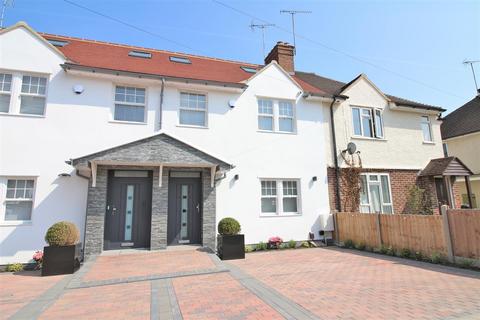 4 bedroom terraced house for sale, Cragg Avenue, Radlett, Hertfordshire, WD7