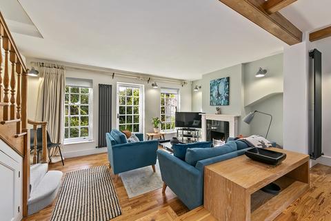 3, Trumpeters Inn Old Palace Yard, Richmond, TW9 1PE