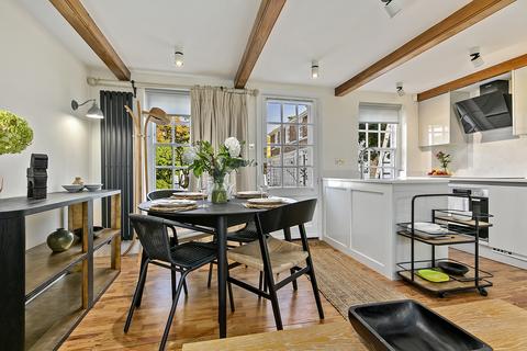 3, Trumpeters Inn Old Palace Yard, Richmond, TW9 1PE