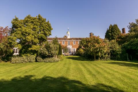 3, Trumpeters Inn Old Palace Yard, Richmond, TW9 1PE