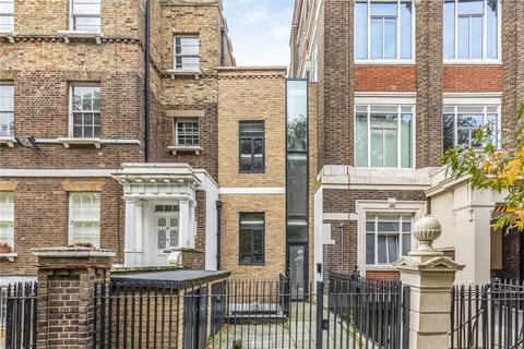 3 bedroom terraced house to rent, Clapham Common North Side, London, SW4