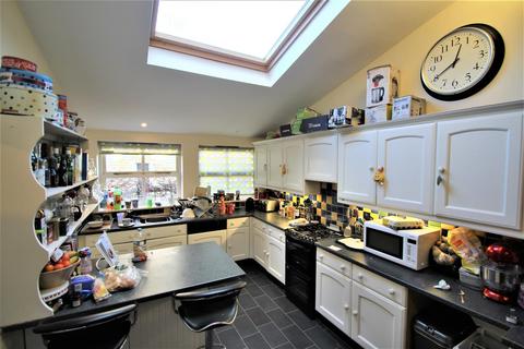 6 bedroom terraced house to rent, Bennett Road, Headingley, Leeds, LS6 3HN