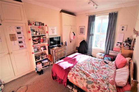 6 bedroom terraced house to rent, Bennett Road, Headingley, Leeds, LS6 3HN