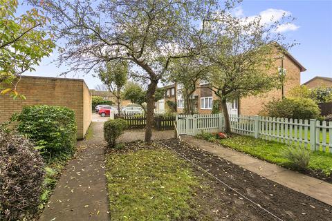 22 Fearnley Crescent, Hampton, TW12 3YS