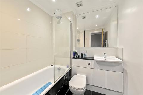 22 Fearnley Crescent, Hampton, TW12 3YS