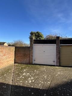 22 Fearnley Crescent, Hampton, TW12 3YS