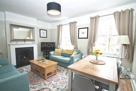 2 bedroom flat to rent, Montem Road, New Malden