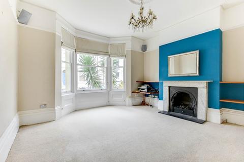 3 bedroom maisonette to rent, Hova Villas, Hove