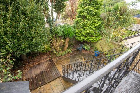 3 bedroom maisonette to rent, Hova Villas, Hove