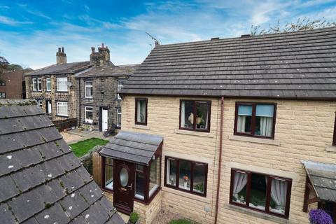 2 bedroom semi-detached house for sale, Littlemoor Court, Pudsey, West Yorkshire, LS28