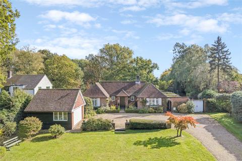 3 bedroom bungalow for sale, Stoney Lane, Bovingdon, Hemel Hempstead, Hertfordshire, HP3