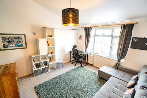 78b Manor Waye, Uxbridge, UB8 2BQ