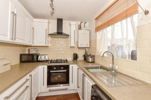 2 bedroom terraced house for sale, Oakhurst Close, Barkingside, Essex