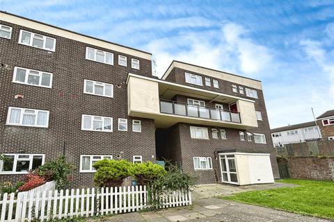 3 bedroom flat for sale, Oakum Court, Chatham ME4