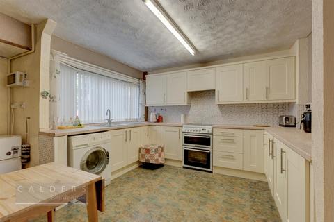 9 Balfour, Tamworth, B79 7BH