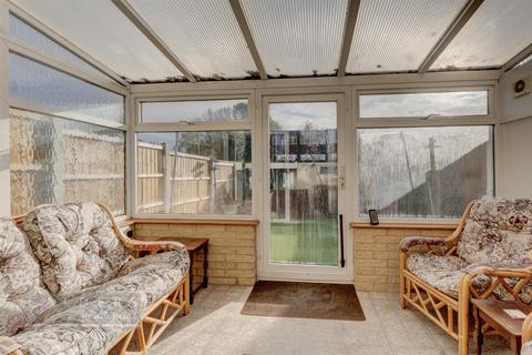 9 Balfour, Tamworth, B79 7BH