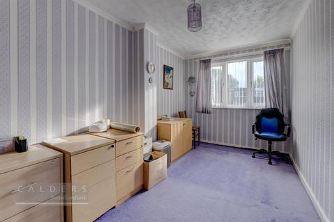 9 Balfour, Tamworth, B79 7BH