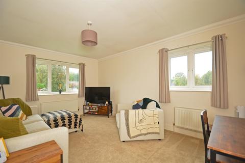 2 bedroom flat for sale, Storrington, Pulborough, West Sussex, RH20