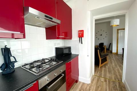 4 bedroom flat to rent, Polwarth Gardens, Polwarth, Edinburgh, EH11