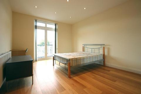 4 bedroom apartment to rent, 387 Camden Road, Holloway, London, N7