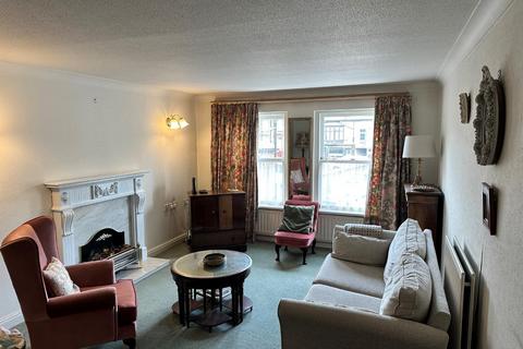 2 bedroom retirement property for sale, Lister Court, Cunliffe Road, Ilkley, LS29