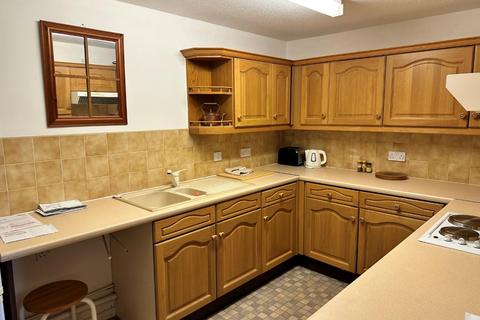 2 bedroom retirement property for sale, Lister Court, Cunliffe Road, Ilkley, LS29