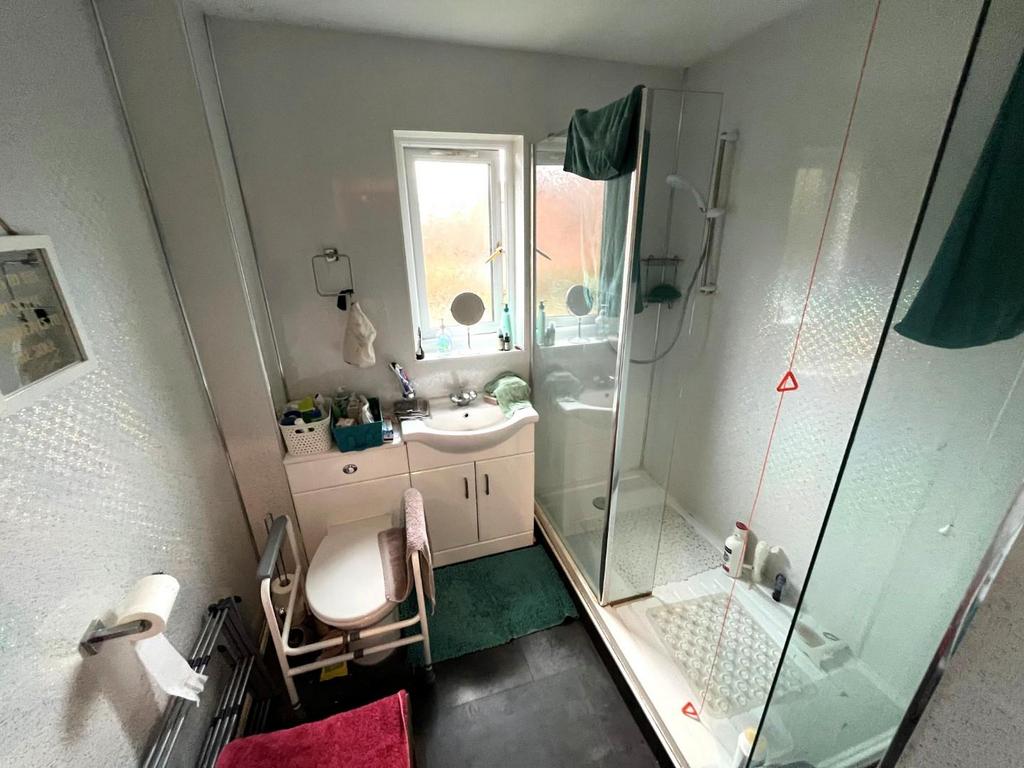 Shower Room 1.jpg