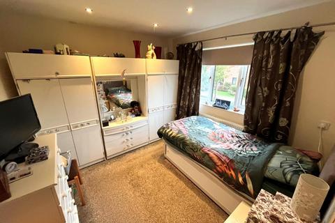 1 bedroom flat for sale, Peakes Croft, Bawtry, Doncaster