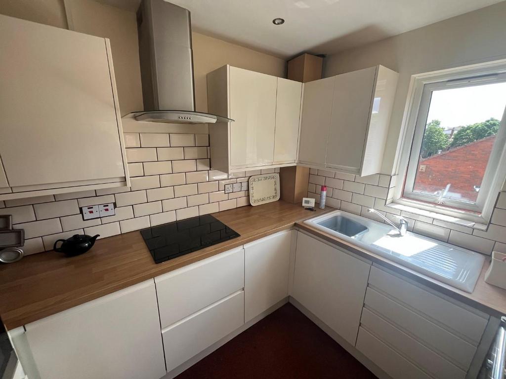 Kitchen 2.jpg