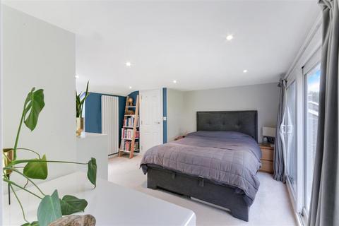 8 Sheraton Drive, Epsom, KT19 8JL