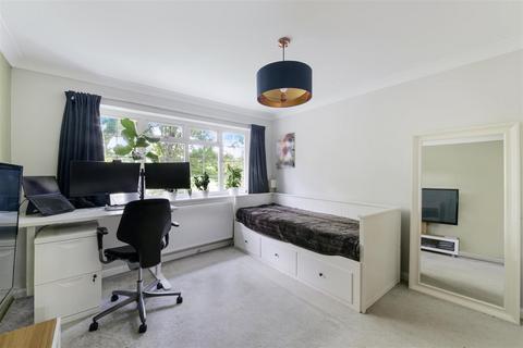 8 Sheraton Drive, Epsom, KT19 8JL