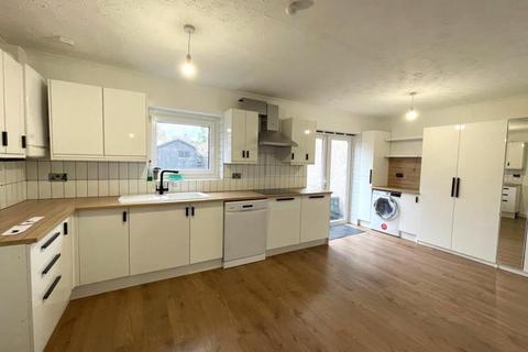 3 bedroom terraced house to rent, Nightingale Road, N9