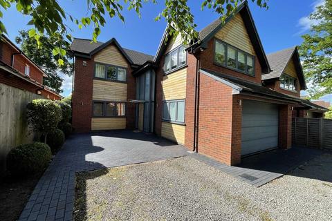 5 bedroom detached house to rent, Solihull, Solihull B92