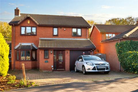 5 bedroom detached house for sale, Ibbetson Oval, Churwell, Morley, Leeds