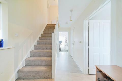 7 Regna Close, Rainham, RM13 9FQ