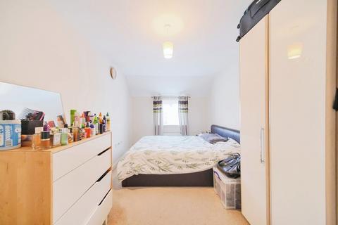 7 Regna Close, Rainham, RM13 9FQ