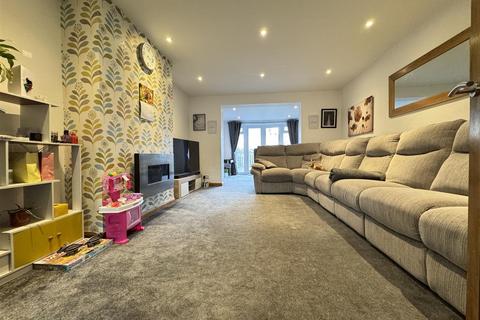 44 Claverdon Drive, Great Barr, Birmingham, B43 5HP