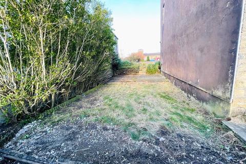 3 Hatfield Road, Bradford, BD2 4QX