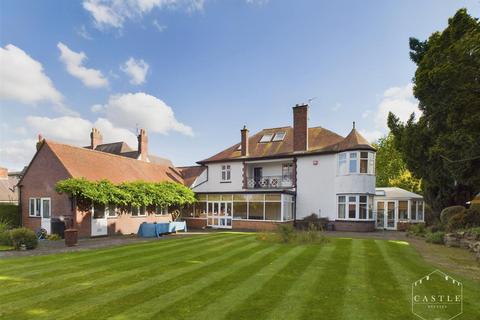 4 bedroom detached house for sale, Hinckley Road, Earl Shilton, Leicester