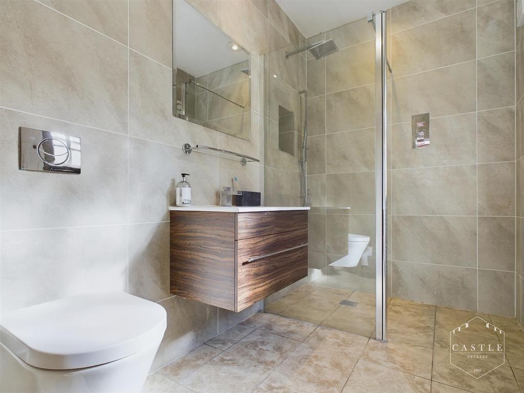 Ensuite shower room