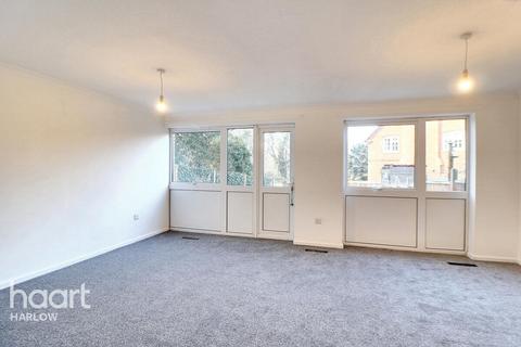 3 bedroom end of terrace house to rent, Park Hill, Harlow