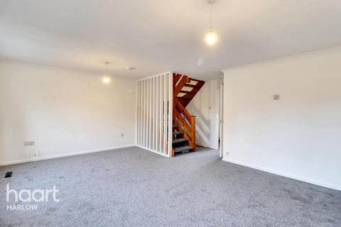 3 bedroom end of terrace house to rent, Park Hill, Harlow