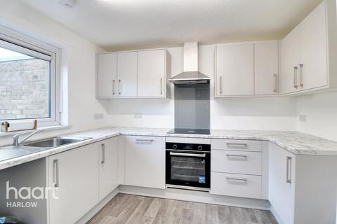 3 bedroom end of terrace house to rent, Park Hill, Harlow