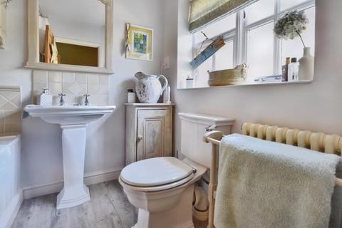 12 Boundstone Close, Wrecclesham, Farnham, GU10 4RW