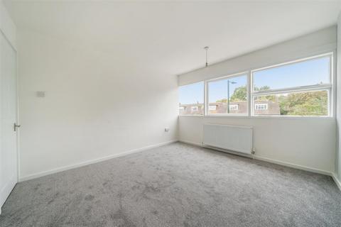 3 bedroom flat to rent, Parkleys Parade, Upper Ham Road, Richmond TW10