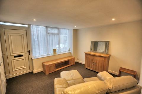 1 bedroom flat to rent, Cross Street, Macclesfield