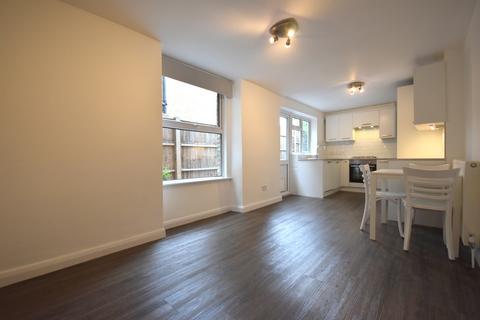 2 bedroom flat to rent, Nelson Road, London SW19