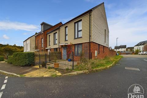 2 bedroom end of terrace house for sale, Cinders Crescent, Cinderford