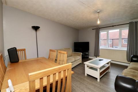 1 bedroom flat to rent, Southgate, Market Weighton